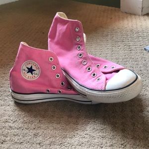 Women’s pink high top converse!
